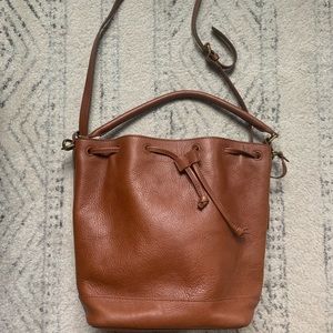 NWOT- Madewell Lafayette Leather Bucket Bag